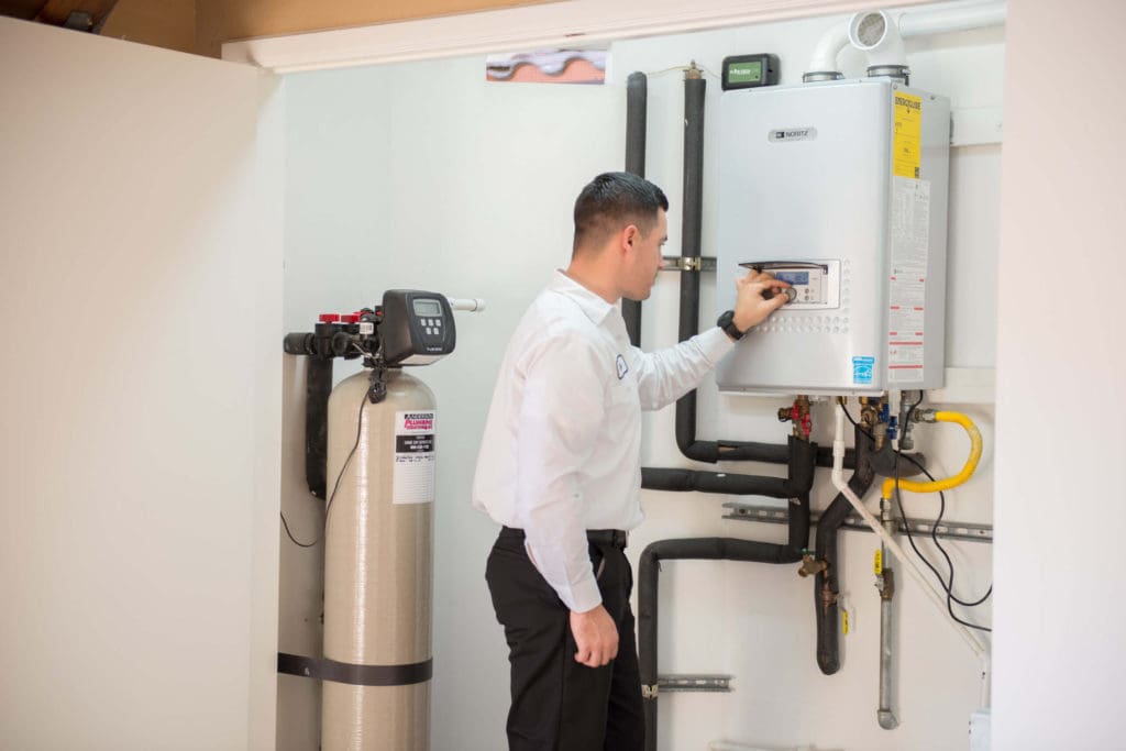Tankless hot water heater